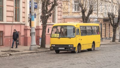 У Чернівцях перевізники вимагають скасувати обмеження щодо кількості пасажирів