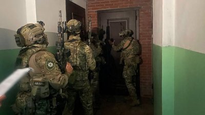 Група осіб, затримання, державні кошти, поліція, 19 червня 2026, Тернопіль