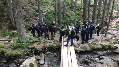 Створити шість пошукових груп Створити шість пошукових груп