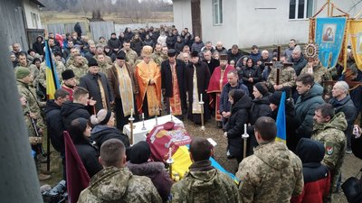 Назавжди 23. На Івано-Франківщині попрощалися з полеглим воїном Дмитром Дуткою Назавжди 23. На Івано-Франківщині попрощалися з полеглим воїном Дмитром Дуткою