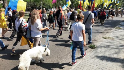 "Україна єднає": у Миколаєві відбувся марш до Дня Незалежності. Участь взяли майже тисяча людей "Україна єднає": у Миколаєві відбувся марш до Дня Незалежності. Участь взяли майже тисяча людей