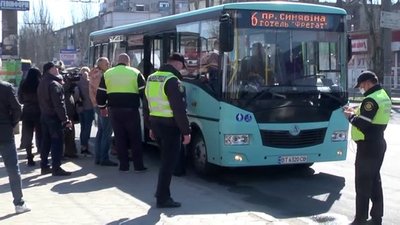 Поїдуть не всі: у Херсоні вводять жорсткі обмеження у громадському транспорті