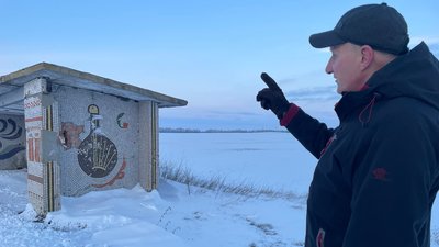 "Пустить нас з миром":як житель Конотопу російських військових у полон брав "Пустить нас з миром":як житель Конотопу російських військових у полон брав