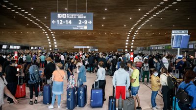В аеропорту Парижа через страйк скасовані десятки рейсів