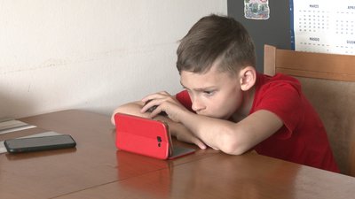Іноді пише: "Я ще живий". Розповідь дружини азовця, який продовжує тримати оборону на "Азовсталі" Іноді пише: "Я ще живий". Розповідь дружини азовця, який продовжує тримати оборону на "Азовсталі"