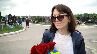 У Житомирі попрощалися із загиблим військовим-спецпризначенцем Миколою Приймаком У Житомирі попрощалися із загиблим військовим-спецпризначенцем Миколою Приймаком