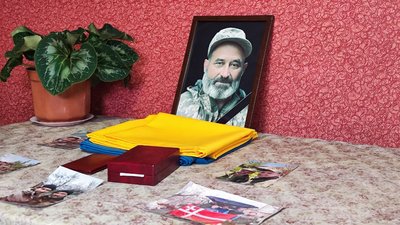 Володимир Деркач не любив фотографуватися, тому фото залишилось мало, говорить дружина Володимир Деркач не любив фотографуватися, тому фото залишилось мало, говорить дружина