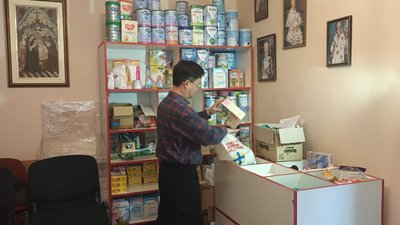 Усім серцем хотів приїхати в Україну: в Тернополі волонтерить 59-річний чоловік з Китаю Усім серцем хотів приїхати в Україну: в Тернополі волонтерить 59-річний чоловік з Китаю