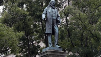 Трамп обурений знесенням пам'ятника у Вашингтоні і закликав до арештів Трамп обурений знесенням пам'ятника у Вашингтоні і закликав до арештів