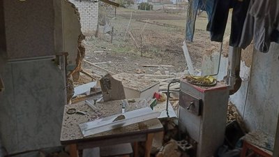 Обстріли Херсонщини, зруйнований будинок