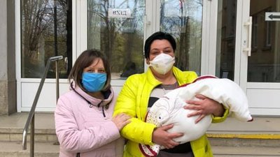 Немовля, у якого підозрювали COVID-19, виписали із лікарні