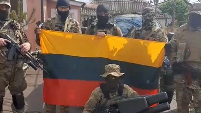 Автомобілі, вантажівки та екскаватори. Як франківські волонтери допомагають бійцям на фронті