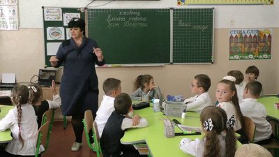 До дня захисту тварин херсонські учні збирали корм для тварин у притулках