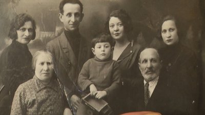 90-річний житель Житомира Леонід Новофастівський про Голокост: врятувалися втечею 90-річний житель Житомира Леонід Новофастівський про Голокост: врятувалися втечею
