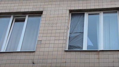 У Тернополі блискавка влучила в багатоповерхівку У Тернополі блискавка влучила в багатоповерхівку