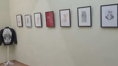 "Ідеї мені підказує життя". У Первомайську відкрили виставку художниці Яни Світлик "Ідеї мені підказує життя". У Первомайську відкрили виставку художниці Яни Світлик