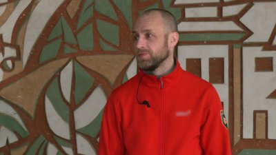 Гірський рятувальник Тарас Бринда про небезпеку, яку приховують зимові Карпати Гірський рятувальник Тарас Бринда про небезпеку, яку приховують зимові Карпати
