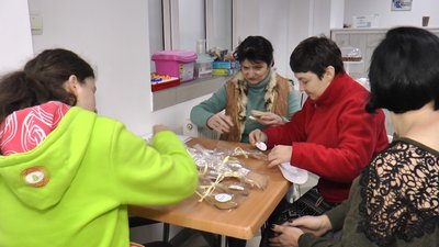 В Ужгороді запрацювала інклюзивна кондитерська "Золоті серця Закарпаття"