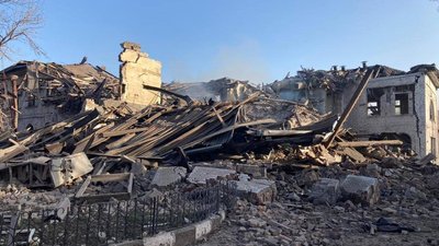 У Запоріжжі ракети влучили в одне з підприємств міста. Що відомо