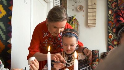 У Вінниці проводять безкоштовні майстер-класи з писанкарства У Вінниці проводять безкоштовні майстер-класи з писанкарства