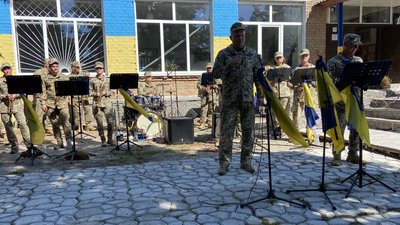 На Кіровоградщині вшанували пам'ять спецпризначенця Анатолія Бузуляка, який загинув у 2014 році На Кіровоградщині вшанували пам'ять спецпризначенця Анатолія Бузуляка, який загинув у 2014 році