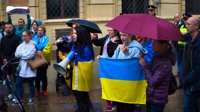 Правозахисниця з Дніпра організувала мітинг на підтримку України в австрійському Граці. ФОТО Правозахисниця з Дніпра організувала мітинг на підтримку України в австрійському Граці. ФОТО