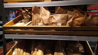 Закриті банки й відкриті магазини. Яка обстановка в Одесі