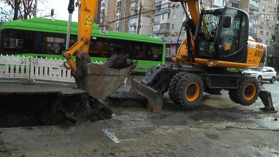 У Житомирі через аварію на колекторі обмежили рух тролейбусів до мікрорайону Богунія У Житомирі через аварію на колекторі обмежили рух тролейбусів до мікрорайону Богунія