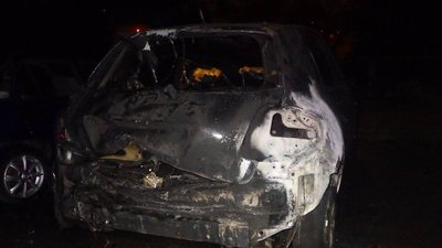Підпалена автівка