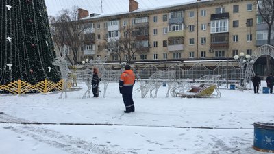 У Полтаві почали демонтаж новорічної ілюмінації У Полтаві почали демонтаж новорічної ілюмінації