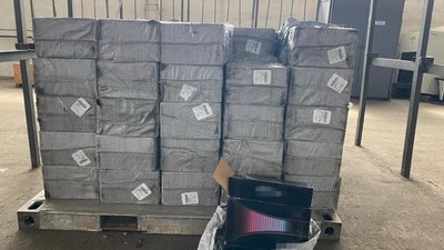 В Одеському аеропорту викрили контрабанду цигарок на 3 мільйони гривень