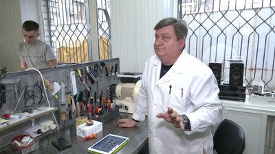 У харківському Інституті протезування показали протез вартістю понад мільйон гривень У харківському Інституті протезування показали протез вартістю понад мільйон гривень