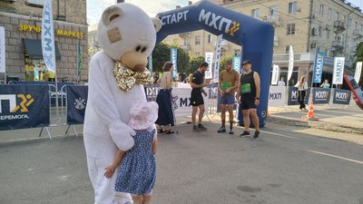 В пам’ять про загиблих захисників: 1200 учасників взяли участь в благодійному забігу "Run4Victory" у Луцьку В пам’ять про загиблих захисників: 1200 учасників взяли участь в благодійному забігу "Run4Victory" у Луцьку
