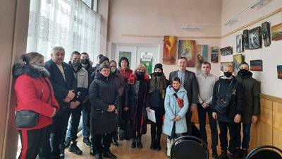 Під час акції “Подаруй дитині свято” 30 сімей Тернопільщини отримали подарунки