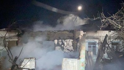 Горів магазин та житлові будинки. На Миколаївщині рятувальники ліквідували три пожежі Горів магазин та житлові будинки. На Миколаївщині рятувальники ліквідували три пожежі