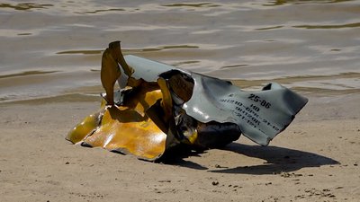 З Десни біля "Золотого берега" витягнули два снаряди від "Урагана"