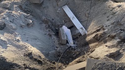 Лягали на землю, коли в кількох метрах прилітав снаряд, — мешканка Маріуполя розповіла про евакуацію Лягали на землю, коли в кількох метрах прилітав снаряд, — мешканка Маріуполя розповіла про евакуацію