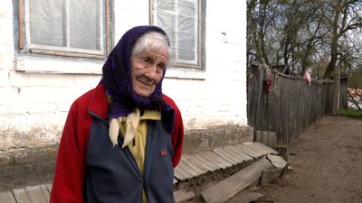 Рівень води продовжує рости: на Чернігівщині, в районі розливу Дніпра, працюють п'ять болотоходів Рівень води продовжує рости: на Чернігівщині, в районі розливу Дніпра, працюють п'ять болотоходів