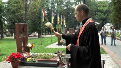 "7 років тому віддав своє життя за нас". У Франківську вшанували пам’ять бійця Василя Білика "7 років тому віддав своє життя за нас". У Франківську вшанували пам’ять бійця Василя Білика