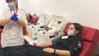 «Допоможи онкохворій дитині». У Дніпрі збирають плазму крові на ліки для маленьких пацієнтів «Допоможи онкохворій дитині». У Дніпрі збирають плазму крові на ліки для маленьких пацієнтів