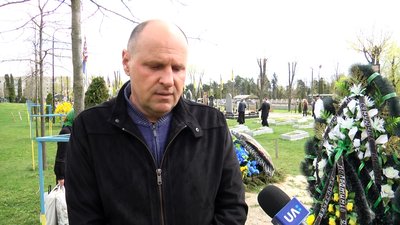 У Житомирі попрощалися з загиблим захисником Андрієм Бутриком У Житомирі попрощалися з загиблим захисником Андрієм Бутриком