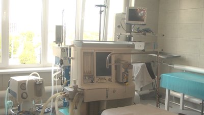 У Хмельницькому обласному протипухлинному центрі - нові операційні з сучасним обладнанням для проведення операцій. Фото: Суспільне. У Хмельницькому обласному протипухлинному центрі - нові операційні з сучасним обладнанням для проведення операцій. Фото: Суспільне.