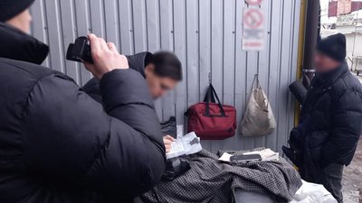 Поліція, фальсифікат, спирт, алкоголь, дві тонни продукції, підпільний цех Поліція, фальсифікат, спирт, алкоголь, дві тонни продукції, підпільний цех