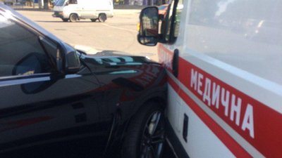 В Одесі водій BMW врізався в карету швидкої допомоги