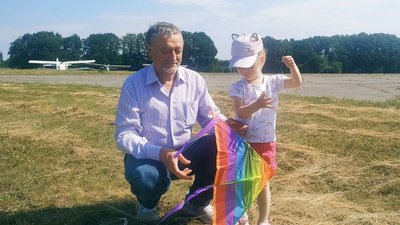 "Погода сприяє": у черкаському аеропорту змагаються у запуску повітряних зміїв "Погода сприяє": у черкаському аеропорту змагаються у запуску повітряних зміїв