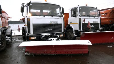 На автошляхах Луцька й Волині працює дорожня та снігоприбиральна техніка На автошляхах Луцька й Волині працює дорожня та снігоприбиральна техніка