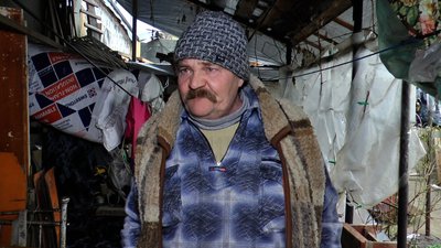 Подружжя пенсіонери підвал пошкоджений обстрілами будинок Дружківка Донецька область Подружжя пенсіонери підвал пошкоджений обстрілами будинок Дружківка Донецька область