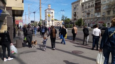 У Запоріжжі утворилися черги на зупинках транспорту: що відбувається