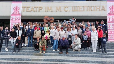 "Українські пісні зараз дають наснаги та укріплюють український дух" — на Театральній площі у Сумах відбувся концерт