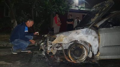 Невідомі спалили автомобіль журналістів програми "Схеми". Поліція відкрила провадження Невідомі спалили автомобіль журналістів програми "Схеми". Поліція відкрила провадження